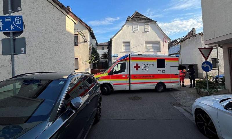 Eine angefahrene Radlerin musste ins Krankenhaus gebracht werden. Passiert in Edenkoben.