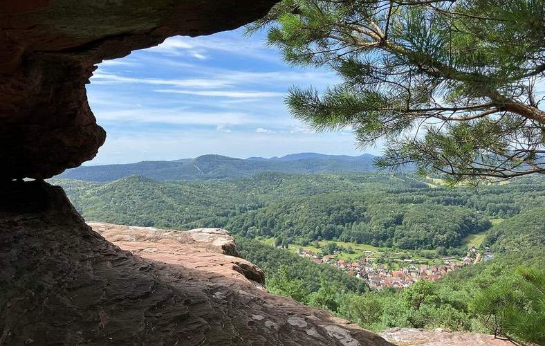 Naturdenkmal Kleiner Hahnstein. Foto. Holger Schindler. Pressefrei.