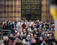 Volles Haus beim Jahresabschlussgottesdienst am 31. Dezember mit Bischof Wiesemann. Foto. Klaus Landry. Frei.