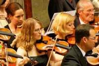 Das Bayrische Ärzte-Orchester gibt in Klingenmünster ein Gastspiel. Eine Bande zwischen dem Gründer des Orchesters und dem langjährigen Ärztlichen Direktors des Pfalzklinikums, Reinhard Steinberg. 