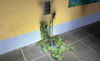 An der Grundschule in Edenkoben haben Unbekannte eine Mülltonne in Brand gesteckt.