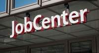 In das Job-Center in LD wurde eingebrochen. Die Täter schlugen ein Fenster ein. 