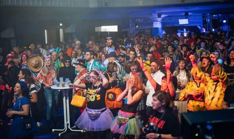 Eindrücke vom Schmutzigen Donnerstag 2025 in der Jugendstil-Festhalle. Foto Arnold Lesiok. Pressefrei. 