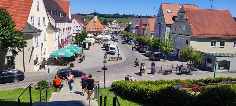 In Bayern. Der Marktplatz von Ottobeuren. Foto. Getto.