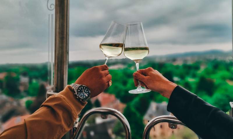 Die Weinprobe hoch oben auf dem Riesenrad ist immer einer der Höhepunkte des LDer Maimarkts. Foto. BfT. LD. Pressefrei.