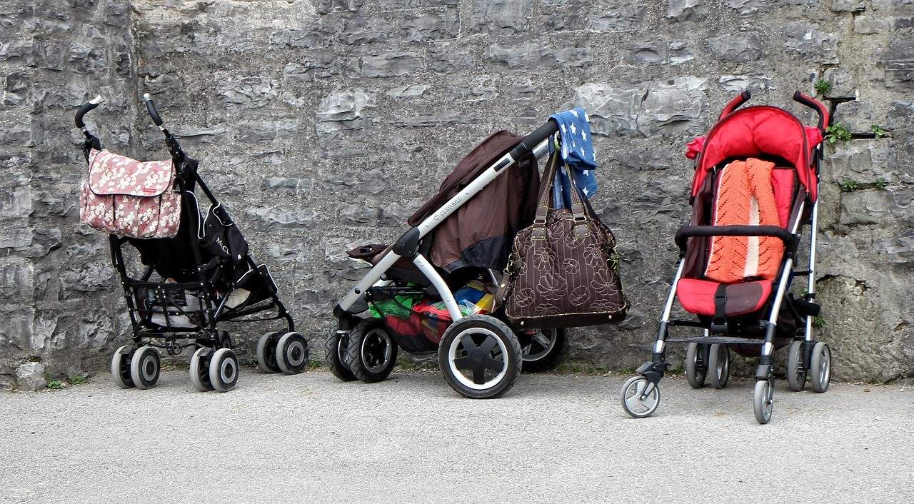 kinderwagen für neugeborene Kinderwagen mit 360° Drehung & Babyschale, Luxus Buggy für Neugeborene –  Minikauf.ch
