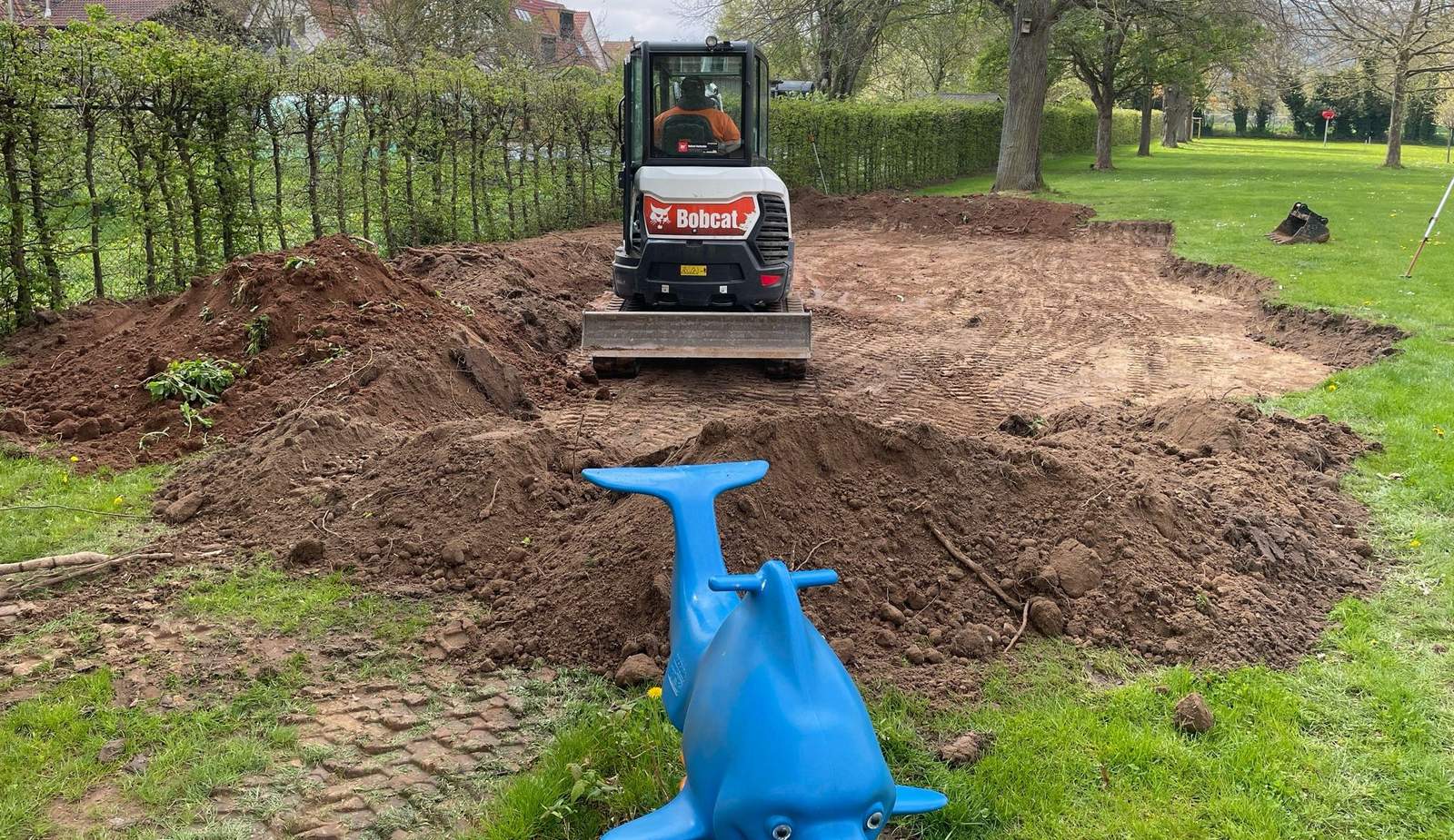 Neue Spielgeräte für das Freibad Edesheim. Foto. VG Edenkoben. Frei. 