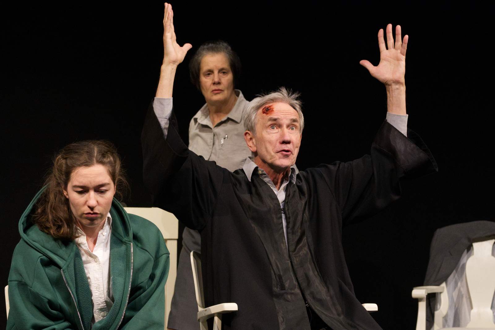 Das Herxheimer Chawwerusch-Theater gastiert bei den Dahner Sommerspielen mit dem Stück "Der zerbrochene Krug" von Heinrich von Kleist. Foto. Chawwerusch.