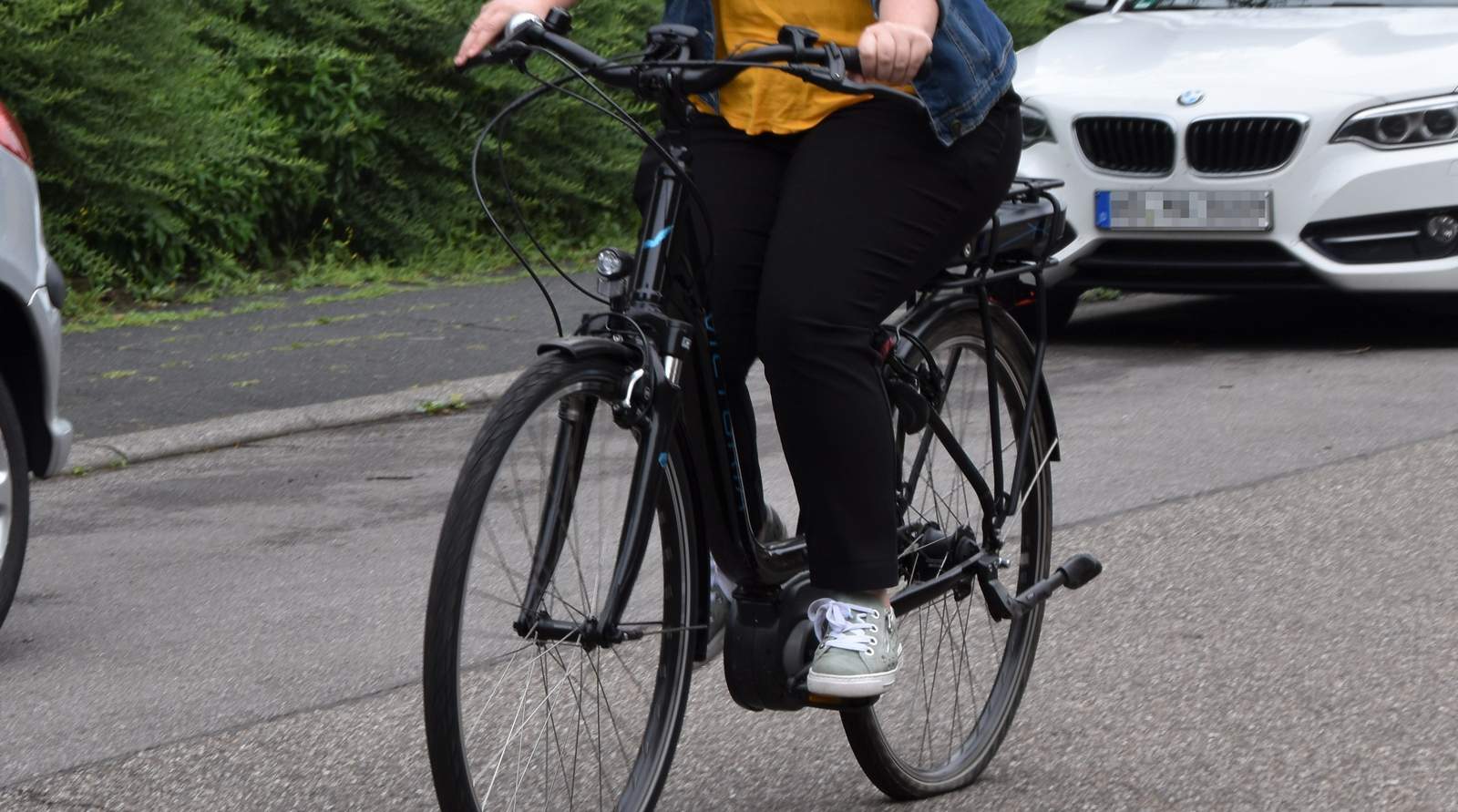 Radfahren fördert die Gesundheit, erhält die Mobilität und bereichert das Leben. Training für Senioren. Foto. Stadt. LD. Frei. 