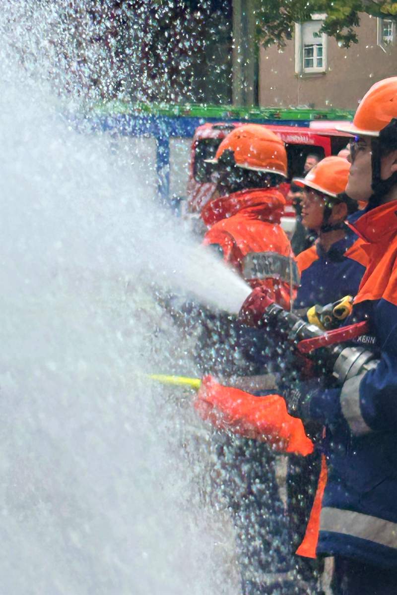 Früh übt sich. Am kommenden Samstag zeigen die LDer Jugendfeuerwehren ihr Können. Foto. Freiwillige Feuerwehr LD. Pressefrei. 