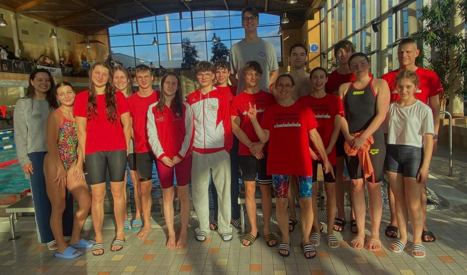 Die Schwimmer des TV BZA (Männer wie Frauen) haben es trotz größter Anstrengung ihre Ligen nicht halten können. 