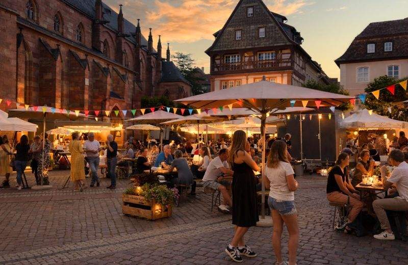 Einladend. Der NWer Abendmarkt. Heute, Mittwoch, ist Auftakt, ab 16.30 Uhr, auf dem Rathausplatz. 