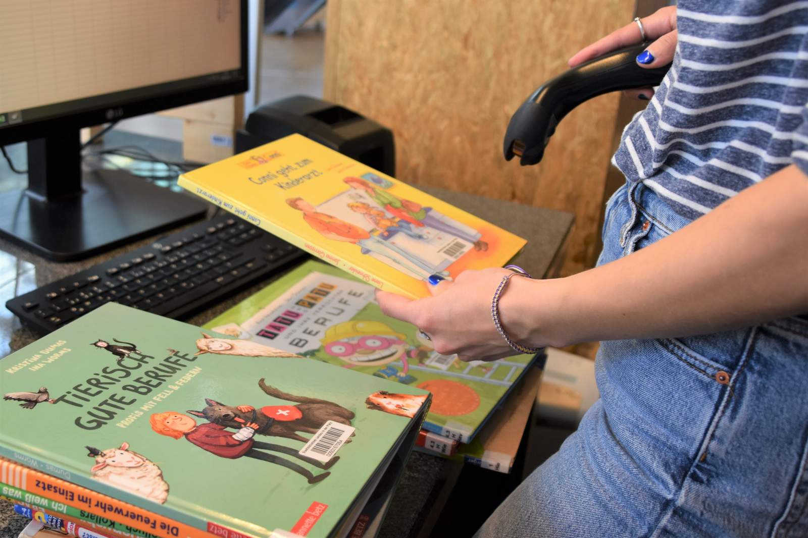 Während der Sommerferien hat die Stadtbibliothek LD verkürzte Öffnungszeiten. Foto. Stadt. LD. Frei. 