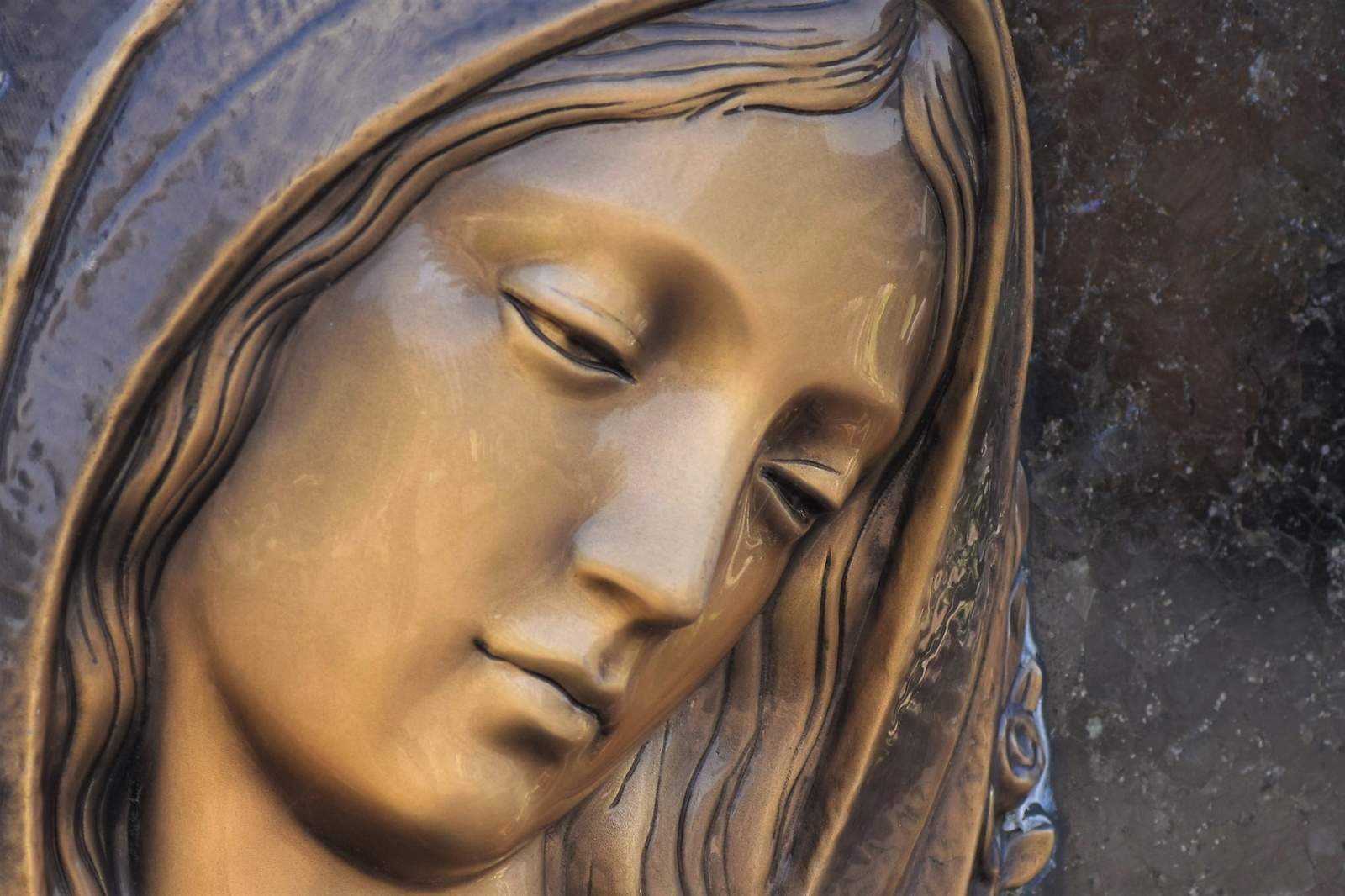 In Altdorf wurde von einem Grab eine Bronze-Statue im Wert eines vierstelligen Euro-Betrages gestohlen. 