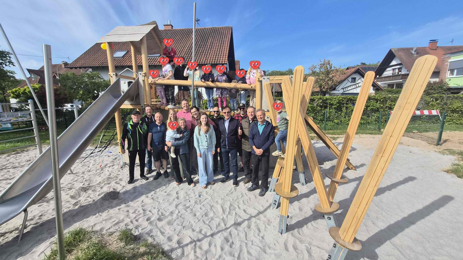 Das neue Multifunktionsspielgerät auf dem Spielplatz in Gleiszellen-Gleishorbach. Foto. VG. BZA. Frei. 