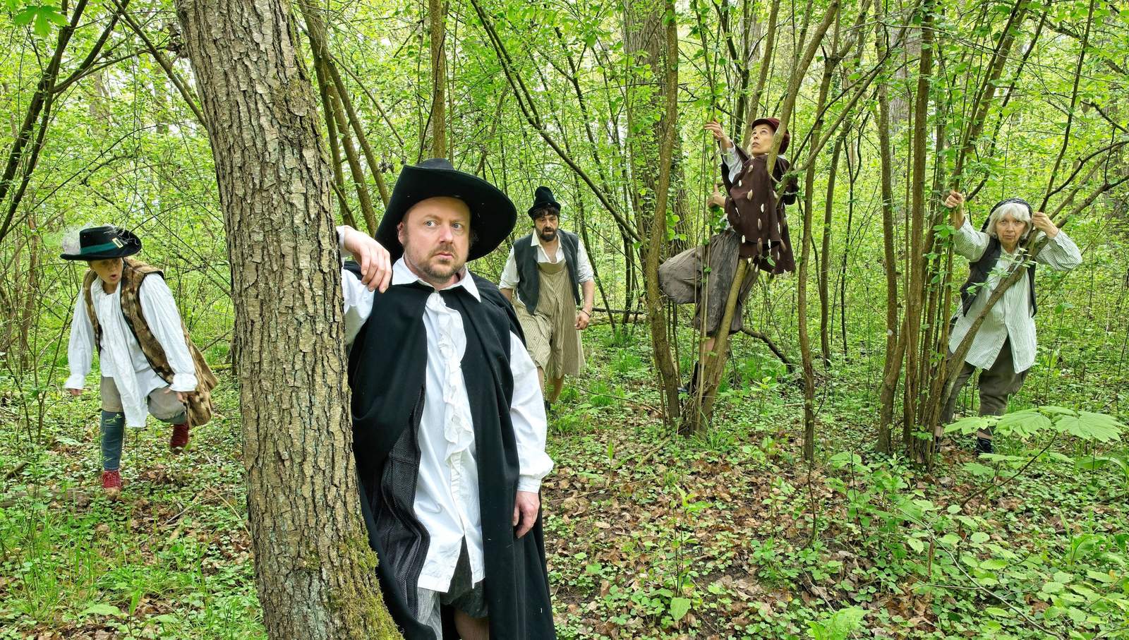 Probenfoto. „Das grüne Herz“, von links nach rechts. Felix S. Felix, Stephan Wriecz, Danilo Fioriti, Miriam Grimm und Monika Kleebauer. Foto. Augusto Madrigal Sanchez. Pressefrei. 