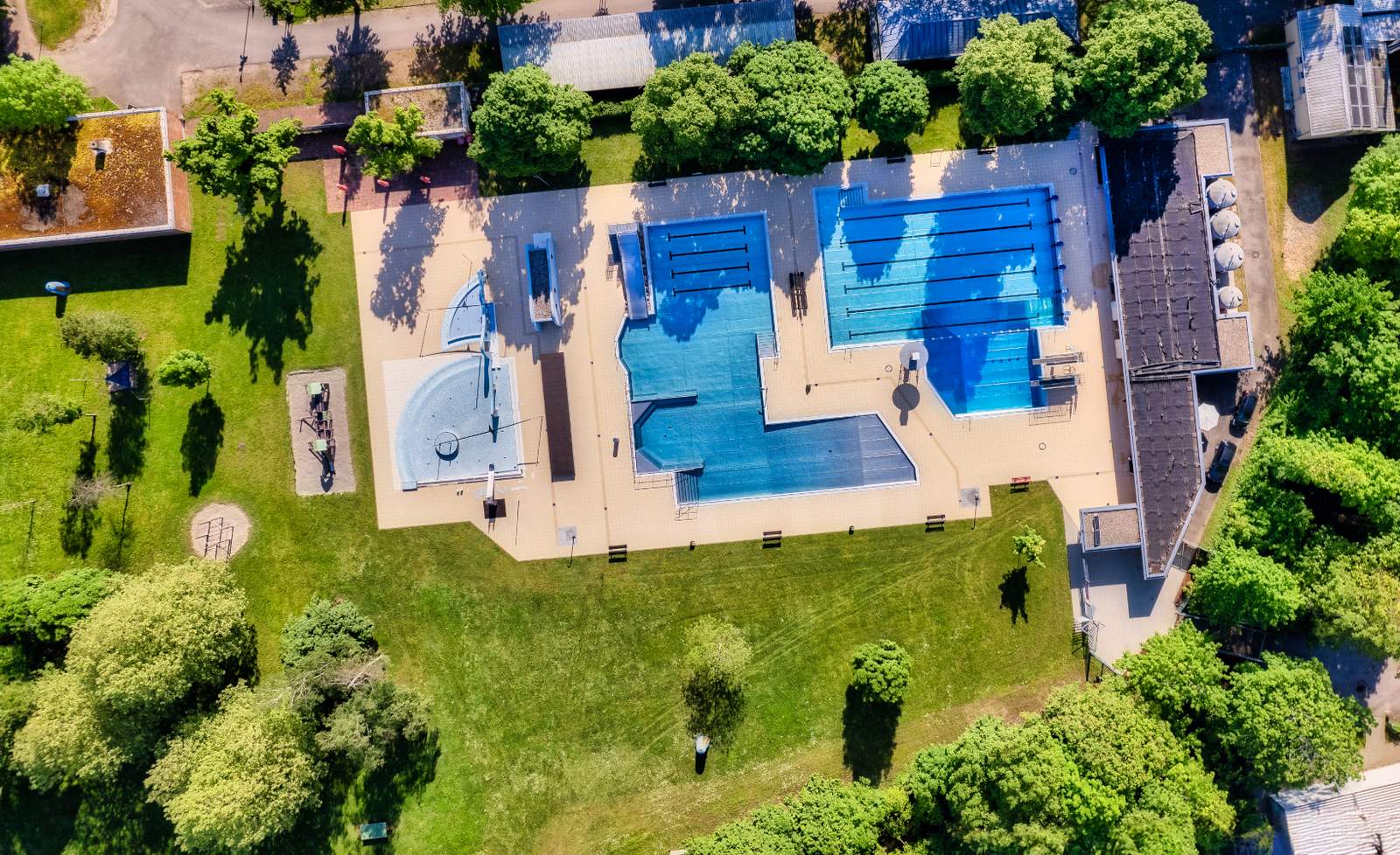Freibad am Prießnitzweg Luftansicht. Fotografie Britta Hoff. Pressefrei.