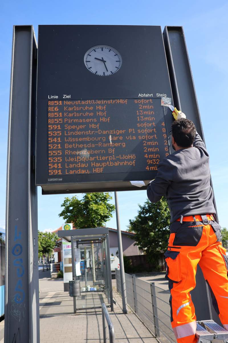 Die ganze Woche wurde am Bahnhof in LD geputzt. 