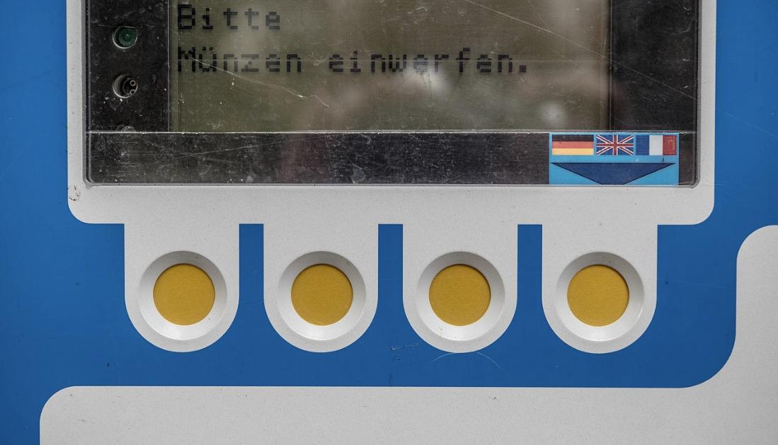Nicht geklappt. Mit einem Winkelschleifer einen P-Automaten in LD zu knacken. 