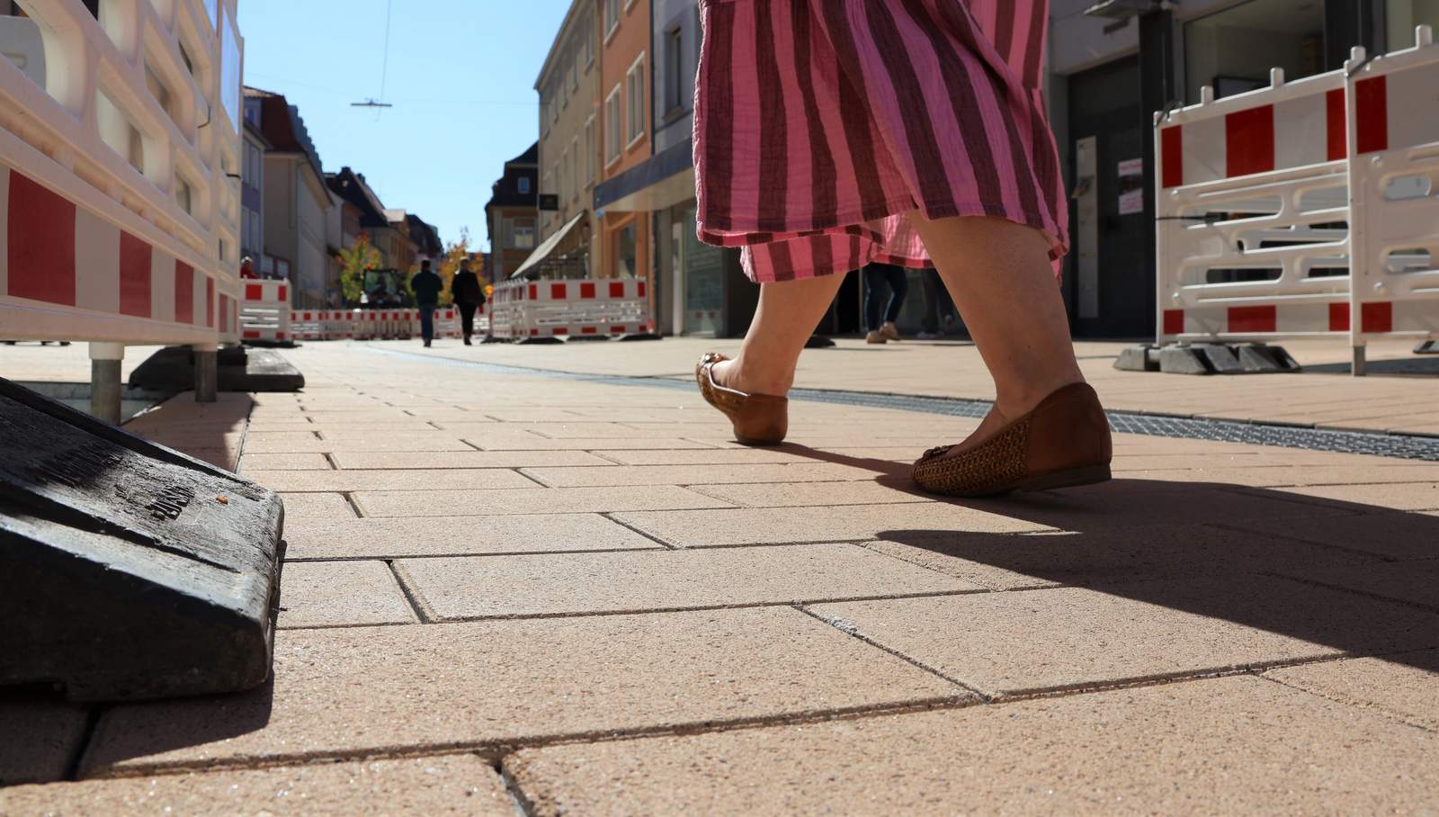 Der erste Teilabschnitt des aktuellen Bauabschnitts ist fertig gepflastert und kann ab sofort zwischen Queich und der Kreuzung Ostbahnstraße/Gerberstraße wieder begangen werden. Foto. Stadt. LD.