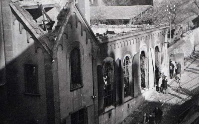 Die ausgebrannte Synagoge in der Alleestraße nach dem Novemberpogrom 1938. Foto. Sammlung Stadtarchiv. Pressefrei. 