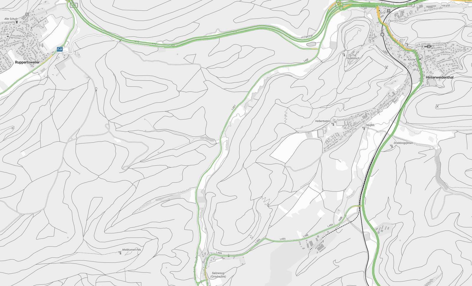 Wegen Baumfällarbeiten wird die L 487 bei Salzwoog Richtung B 10 für zweieinhalb Wochen voll gesperrt. 