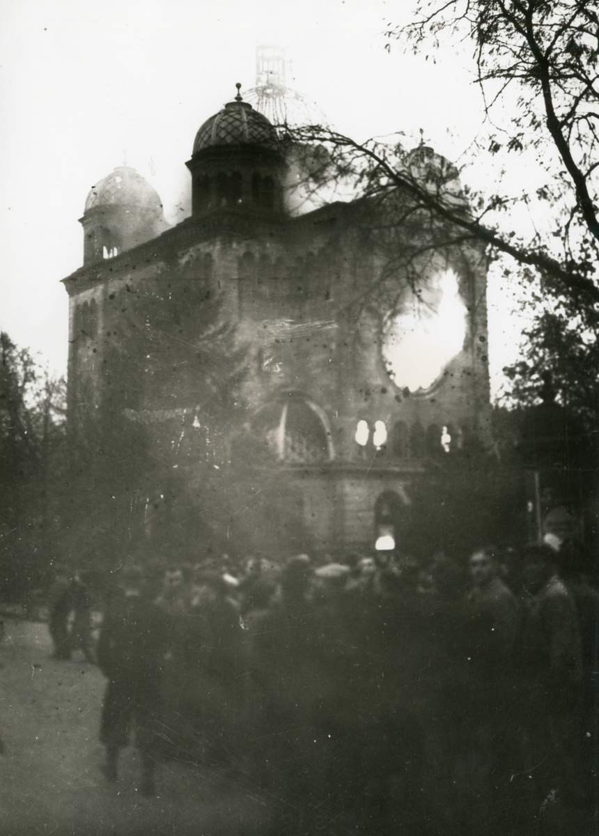 In der Nacht vom 9. auf den 10. November 1938 brannte in LD die Synagoge. Foto. Stadtarchiv. LD. 