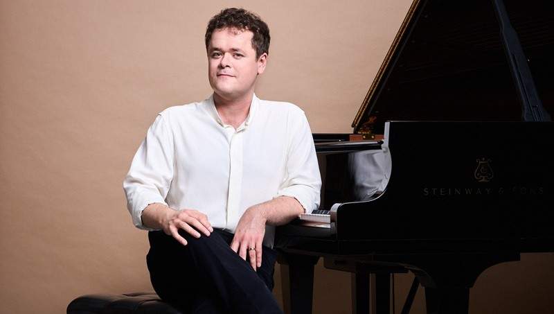 Am Donnerstag, 12. November, eröffnet die Deutsche Staatsphilharmonie RLP im Saalbau in NW die Konzert-Saison. Als Solist konnte der britische Pianist Benjamin Grosvenor gewonnen werden. Foto. PR. 