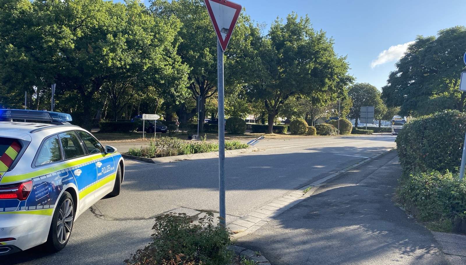 Unfall zwischen Pkw und Radfahrerin. Passiert in Herxheim. 