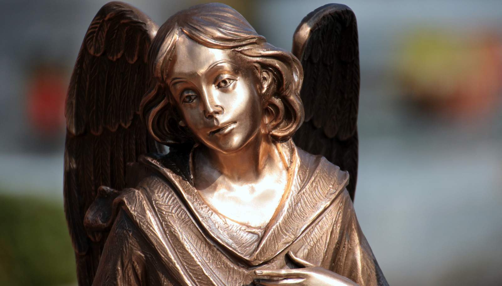 Vom Friedhof in Kirrweiler wurde eine 60 Zentimeter große Bronze-Figur gestohlen. 