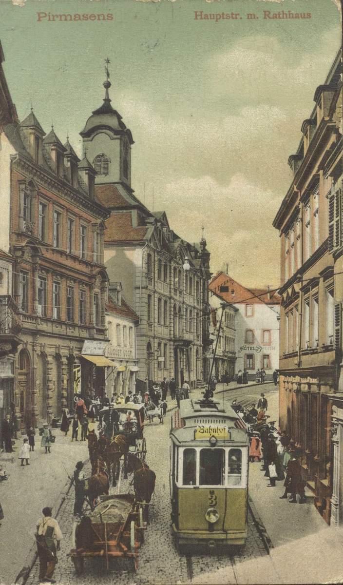 Das Alte Rathaus hat eine bewegte Geschichte, die sich den Gästen bei der historischen Stadtführung am 3. Oktober eröffnet. Foto. Sammlung Stadtarchiv PS. Pressefrei.