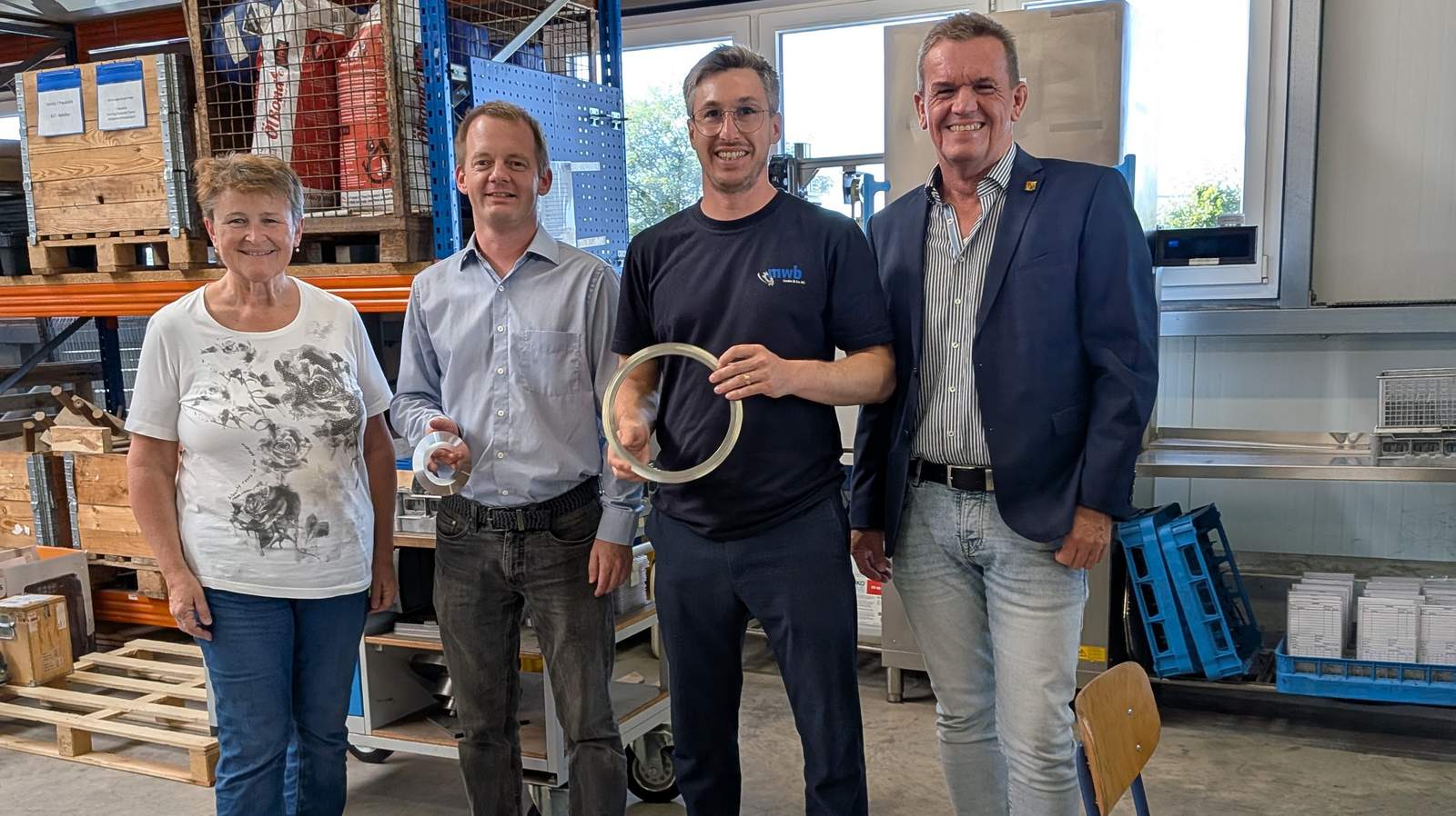 Beim Unternehmensbesuch von links. Kreisbeigeordnete Anette Kloos, Geschäftsführung Markus Besau und Victor Geiger sowie VG-Bürgermeister Gerald Job. Foto. KV. GER. Farrenkopf.
